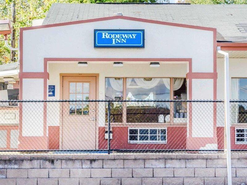 Rodeway Inn Harrisburg Exterior photo