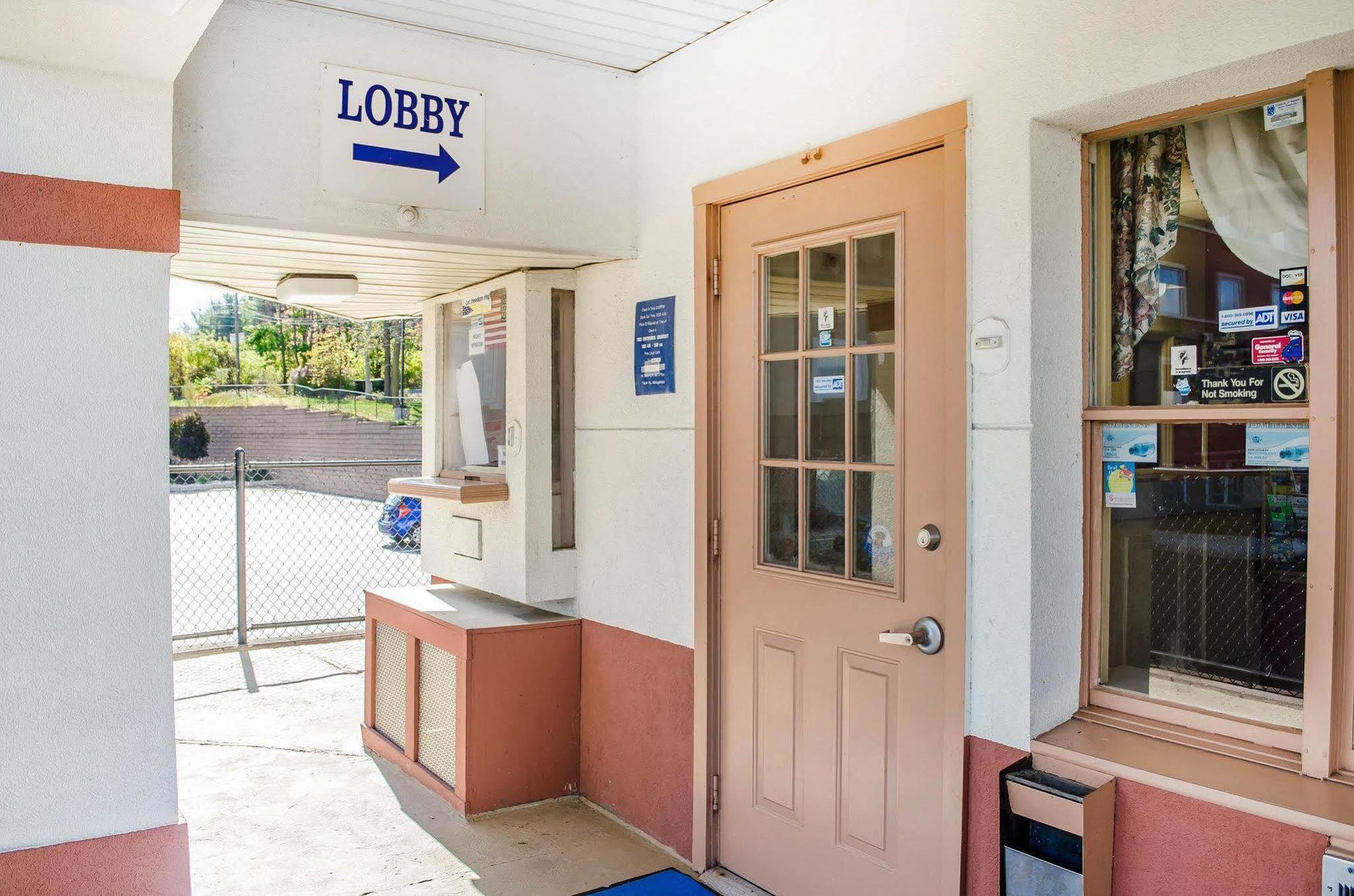 Rodeway Inn Harrisburg Exterior photo