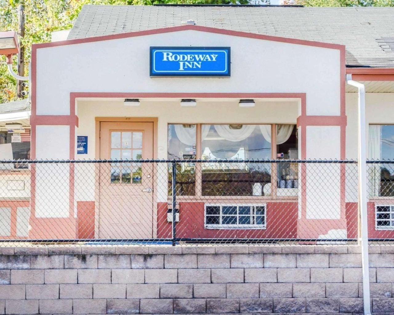 Rodeway Inn Harrisburg Exterior photo