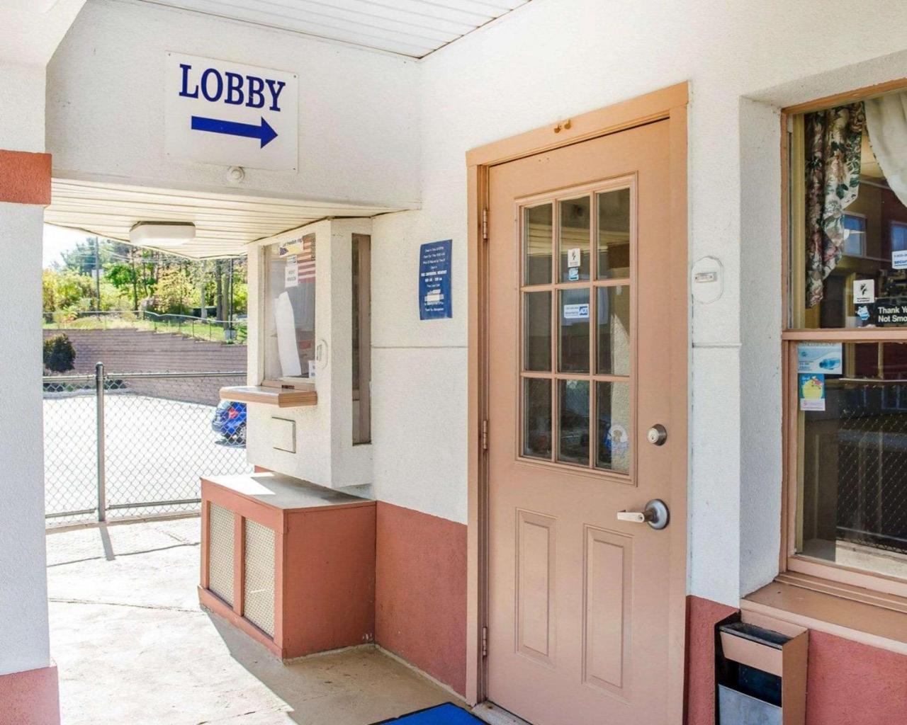 Rodeway Inn Harrisburg Exterior photo