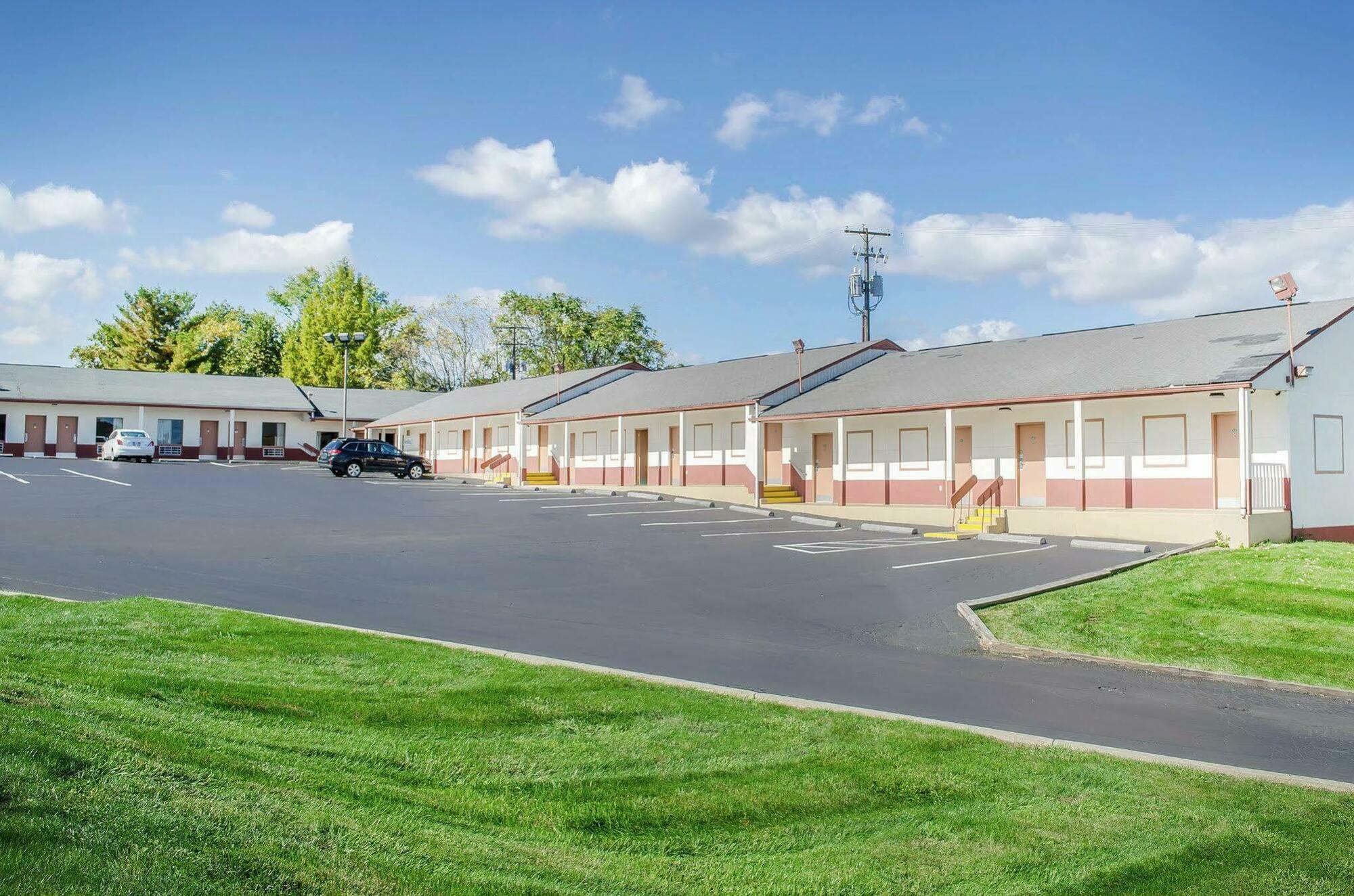 Rodeway Inn Harrisburg Exterior photo